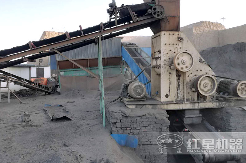 雙級粉碎機(jī)碎煤現(xiàn)場 雙級粉碎機(jī)碎煤現(xiàn)場