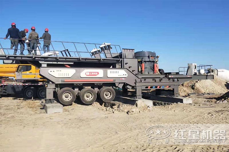移動圓錐式破碎機現場 移動圓錐式破碎機現場