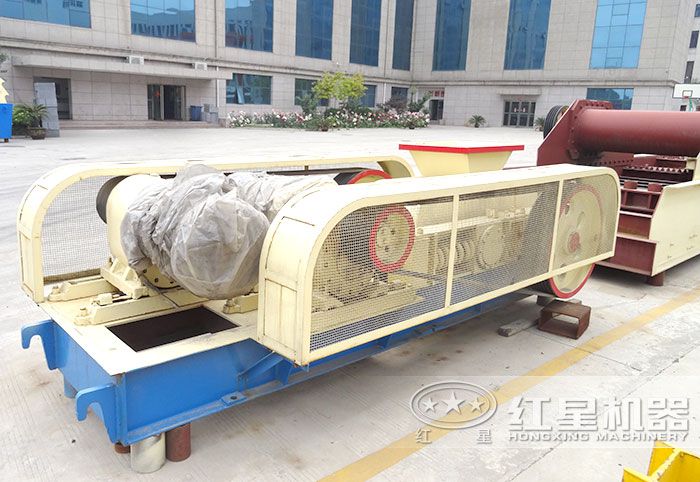 對(duì)輥式制砂機(jī) 對(duì)輥式制砂機(jī)