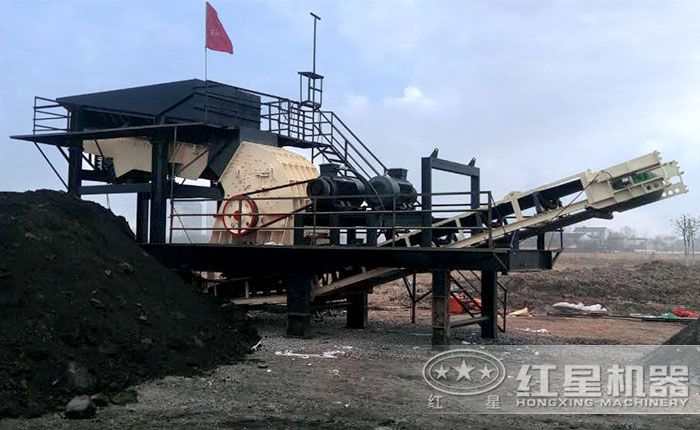 山西錘式移動破碎站客戶生產(chǎn)現(xiàn)場 山西錘式移動破碎站客戶生產(chǎn)現(xiàn)場