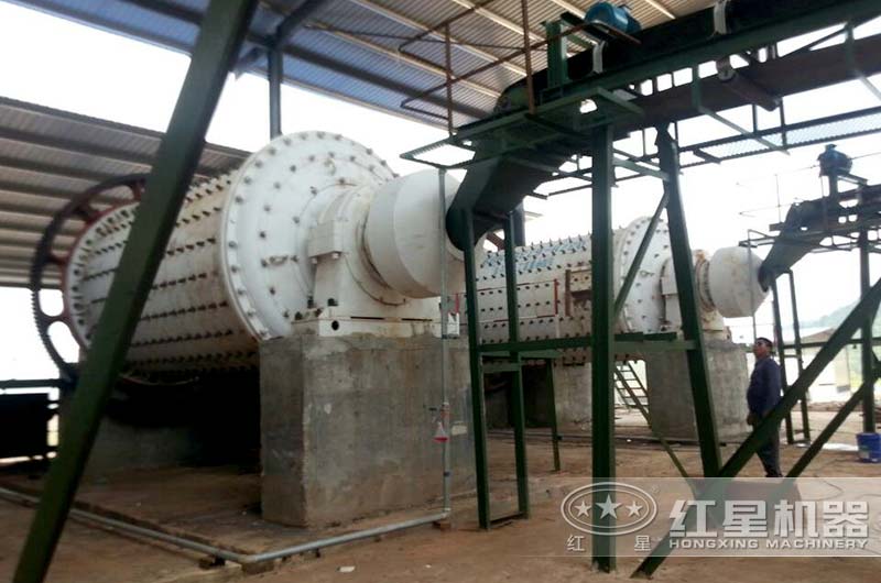 棒磨式制沙機(jī)石灰石加工現(xiàn)場(chǎng) 棒磨式制沙機(jī)石灰石加工現(xiàn)場(chǎng)