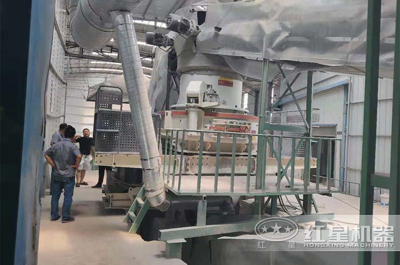 帶客戶參觀加工現場 帶客戶參觀加工現場