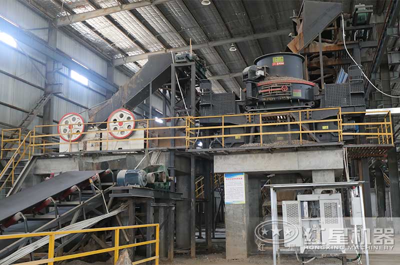 上海破碎機生產車間安裝完畢等待試機