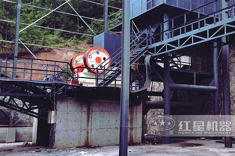 912顎式破碎機現場 912顎式破碎機現場