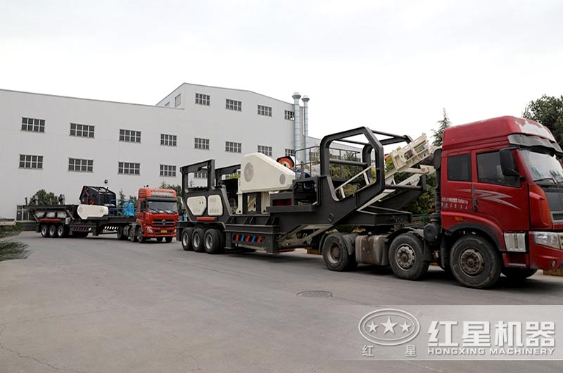 移動(dòng)破碎站搭載顎破發(fā)貨
