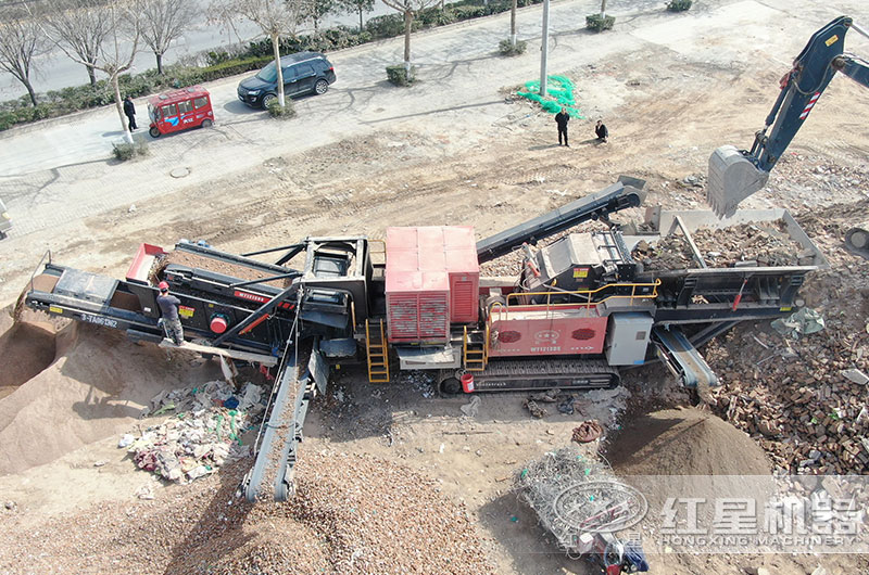 節(jié)能型移動破碎站現(xiàn)場作業(yè) 節(jié)能型移動破碎站現(xiàn)場作業(yè)