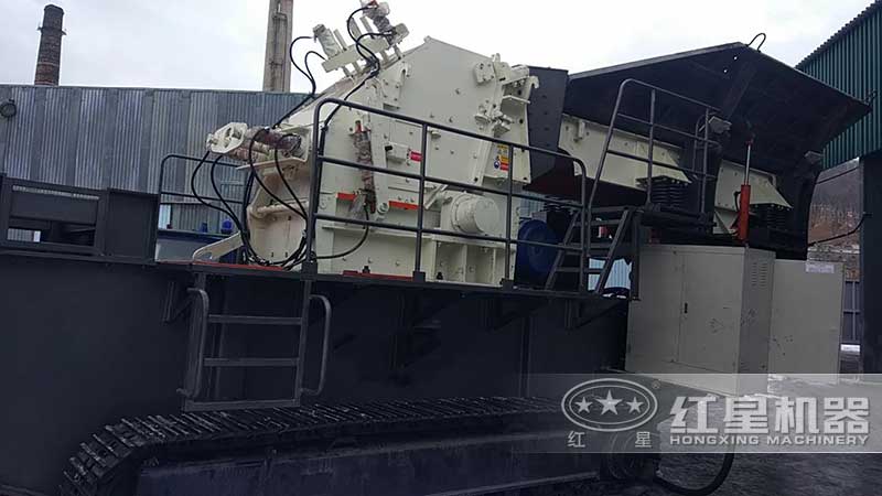 反擊式碎石機現場