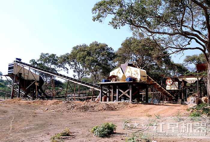 反擊式破碎機(jī)現(xiàn)場(chǎng)安裝中 反擊式破碎機(jī)現(xiàn)場(chǎng)安裝中