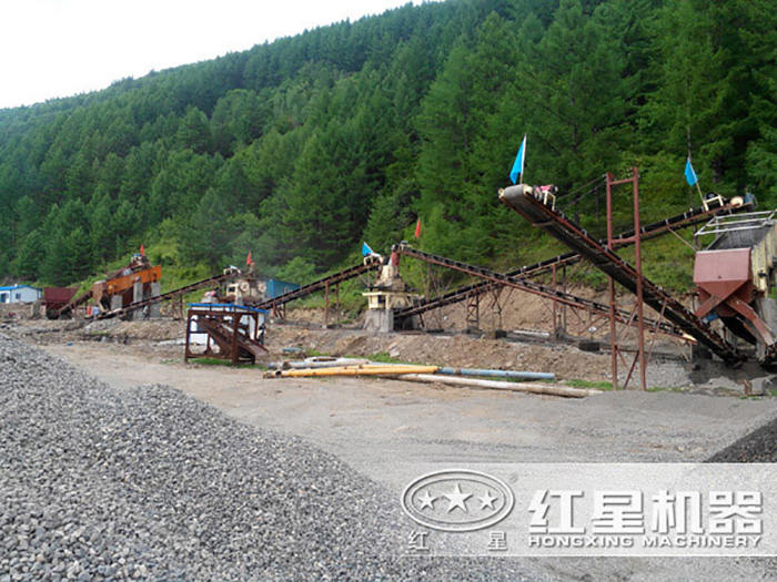 微小型的顎式破碎機(jī)現(xiàn)場(chǎng) 微小型的顎式破碎機(jī)現(xiàn)場(chǎng)