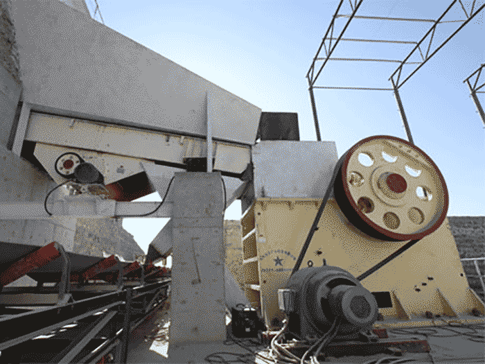 顎式破碎機生產(chǎn)線現(xiàn)場 顎式破碎機生產(chǎn)線現(xiàn)場