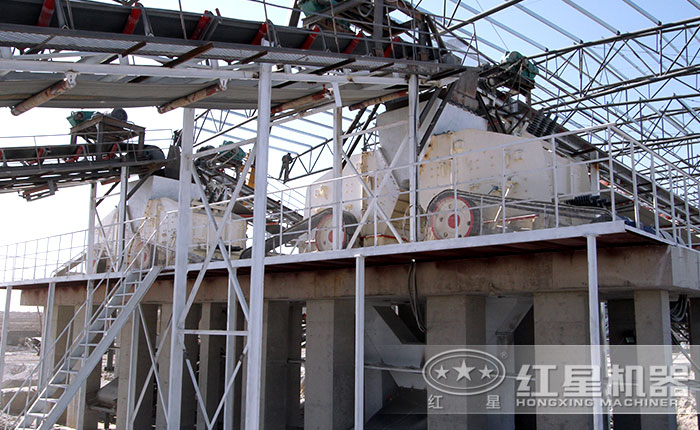 反擊式破碎機生產(chǎn)線現(xiàn)場 反擊式破碎機生產(chǎn)線現(xiàn)場