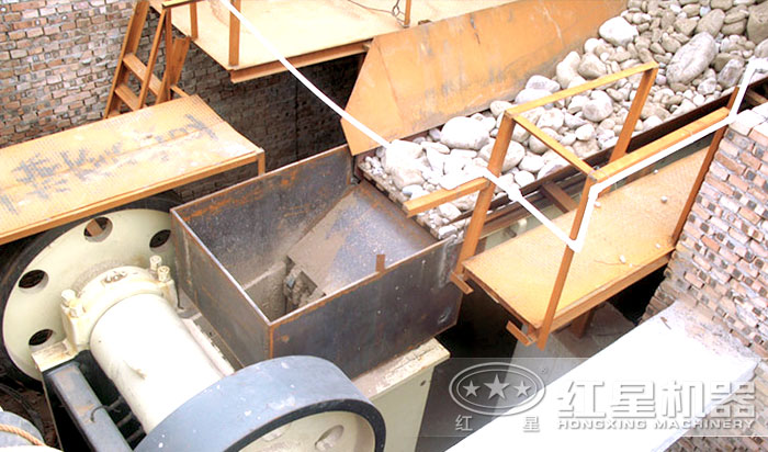 150x750顎式破碎機進料口 150x750顎式破碎機進料口