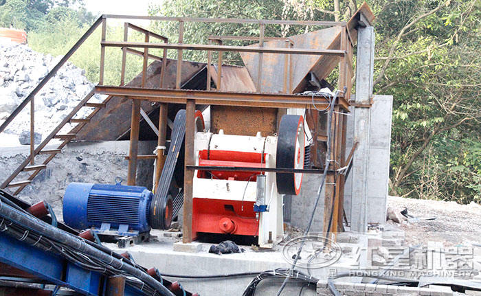 紅星機器150x750顎式破碎機安裝現場 紅星機器150x750顎式破碎機安裝現場