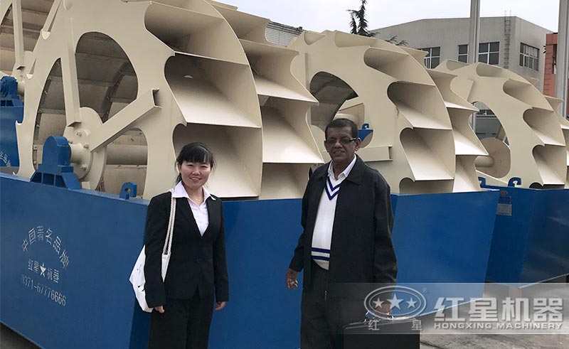 客戶來(lái)廠考察洗砂機(jī) 客戶來(lái)廠考察洗砂機(jī)