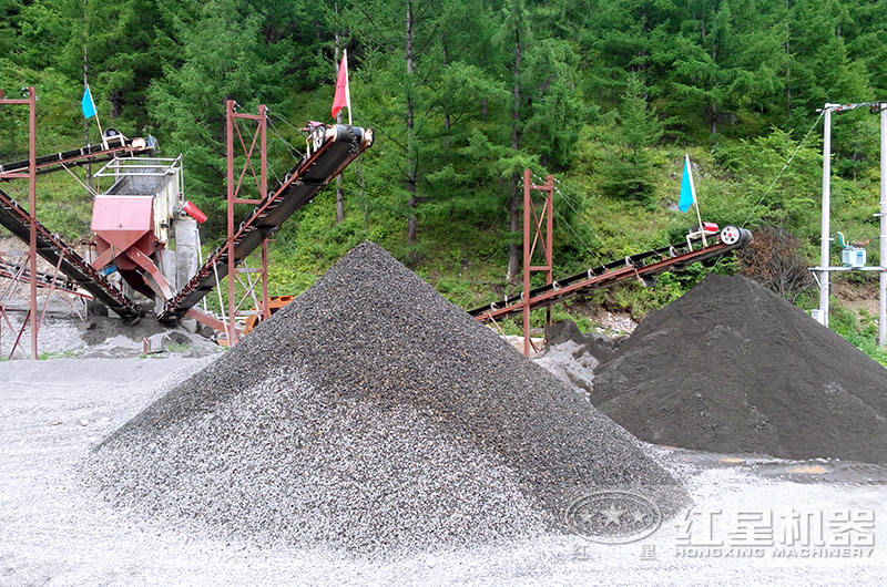 大型制砂現(xiàn)場(chǎng) 大型制砂現(xiàn)場(chǎng)