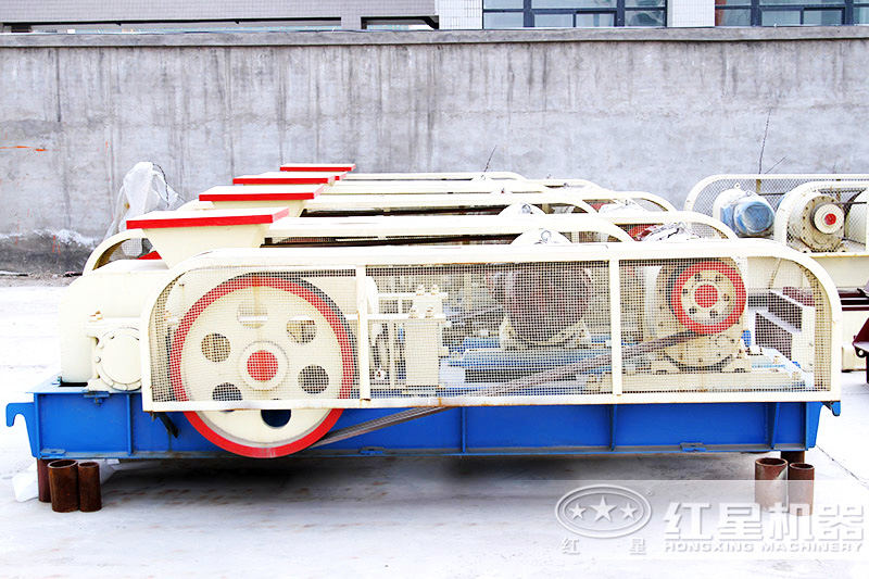 小型對(duì)輥式破碎機(jī) 小型對(duì)輥式破碎機(jī)