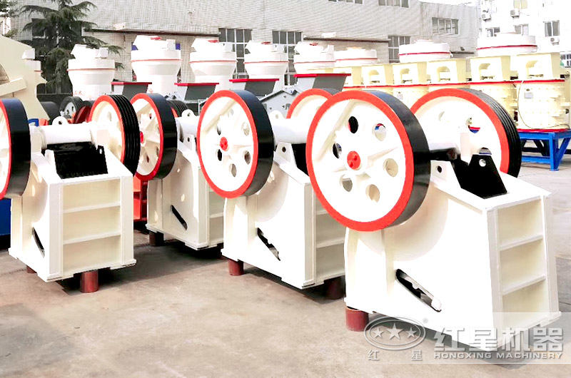 顎式破碎機(jī)廠家現(xiàn)貨圖 顎式破碎機(jī)廠家現(xiàn)貨圖