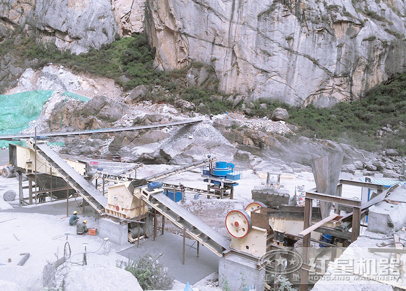 時(shí)產(chǎn)200噸石頭加工成沙子現(xiàn)場(chǎng) 時(shí)產(chǎn)200噸石頭加工成沙子現(xiàn)場(chǎng)