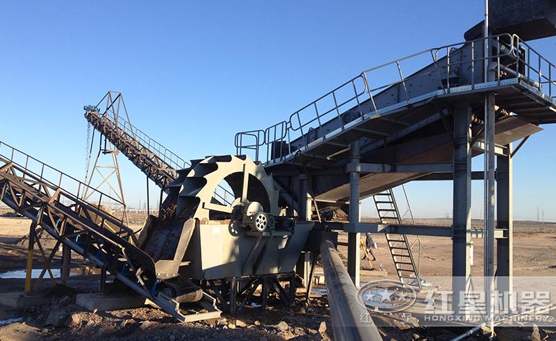 正在工作的洗砂機(jī) 正在工作的洗砂機(jī)