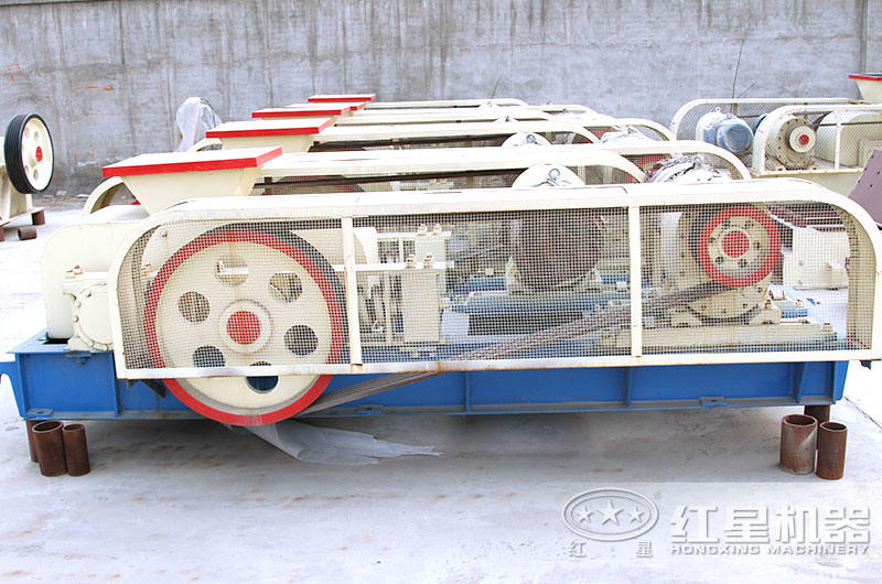 對(duì)輥式制砂機(jī) 對(duì)輥式制砂機(jī)