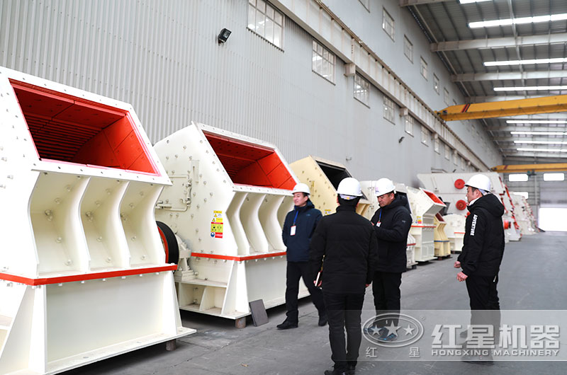 用戶參觀重錘式破碎機 用戶參觀重錘式破碎機