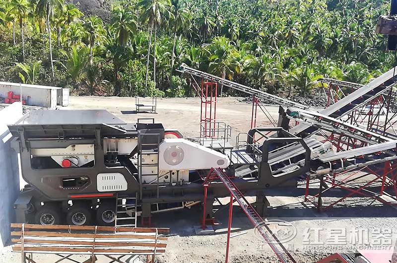 移動(dòng)顎式破碎機(jī)生產(chǎn)現(xiàn)場 移動(dòng)顎式破碎機(jī)生產(chǎn)現(xiàn)場