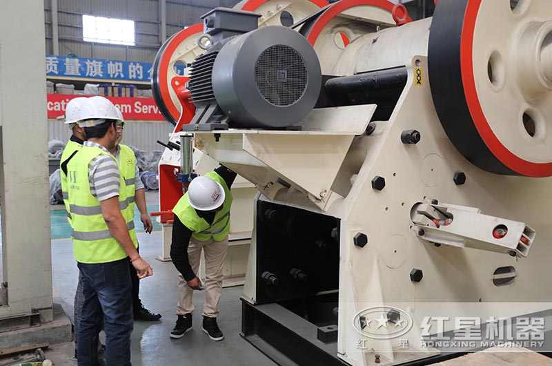 大型顎式軋石機 大型顎式軋石機