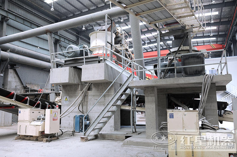 水泥生產線破碎現場 水泥生產線破碎現場