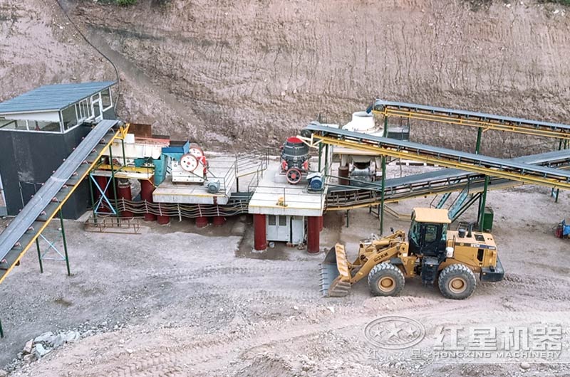 花崗巖破碎篩分,河北用戶現場實拍 花崗巖破碎篩分,河北用戶現場實拍