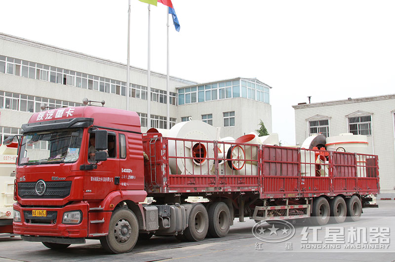 小型高壓磨粉機發(fā)貨現(xiàn)場 小型高壓磨粉機發(fā)貨現(xiàn)場