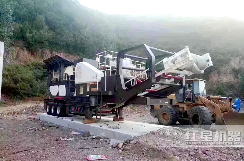 移動顎式破碎機現場實拍 移動顎式破碎機現場實拍