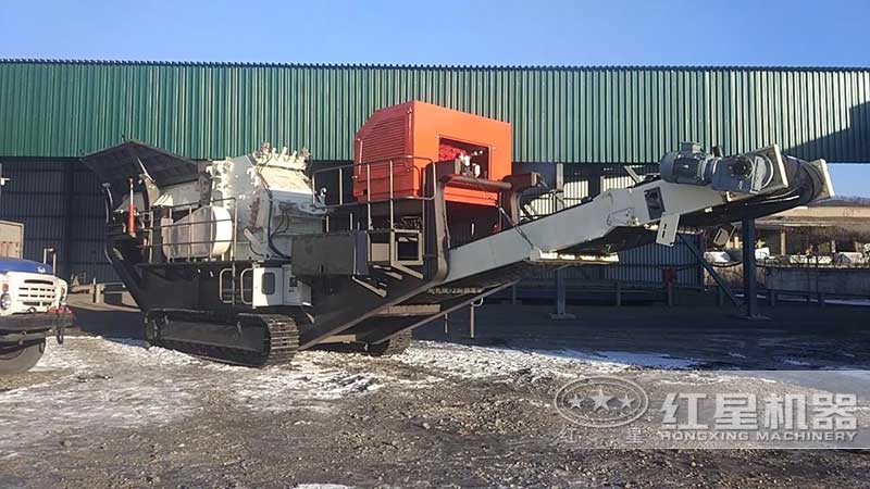 履帶移動反擊車破碎現場 履帶移動反擊車破碎現場