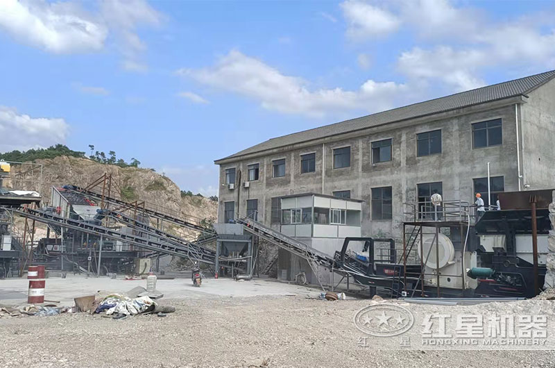 陜西移動式破碎機(jī)加工現(xiàn)場 陜西移動式破碎機(jī)加工現(xiàn)場