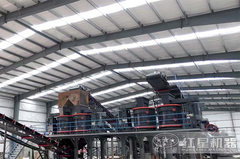 中型砂石廠使用復合式破碎機現(xiàn)場 中型砂石廠使用復合式破碎機現(xiàn)場