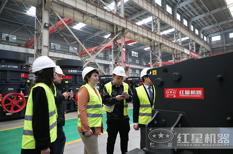 客戶(hù)來(lái)廠考察750鄂破