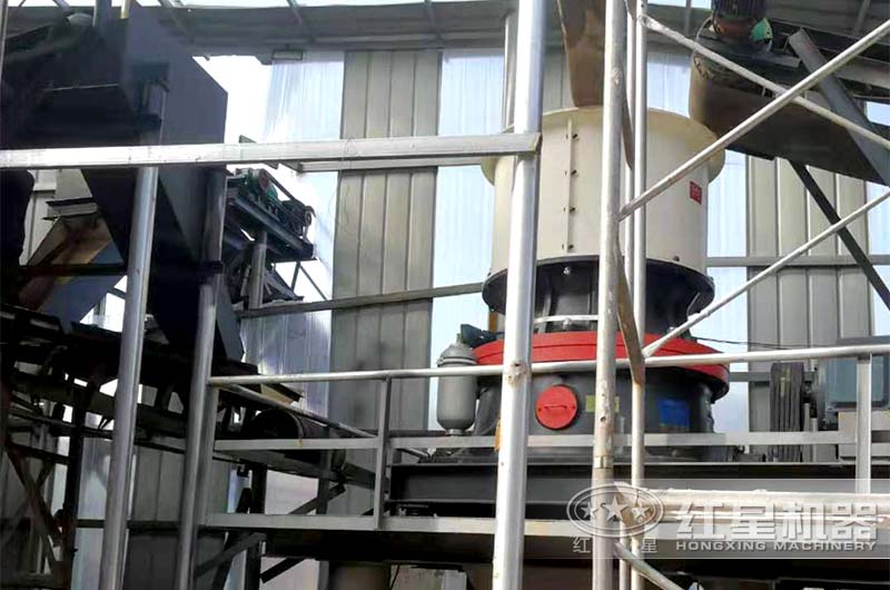 單缸圓錐破碎機現場