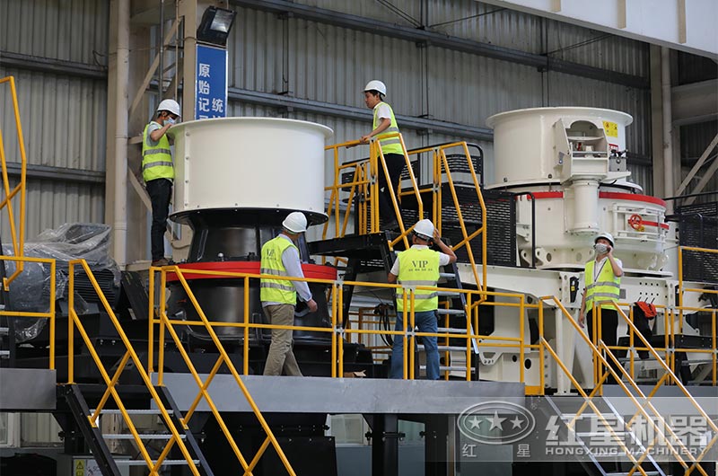 客戶來(lái)廠考察破碎機(jī)設(shè)備 客戶來(lái)廠考察破碎機(jī)設(shè)備