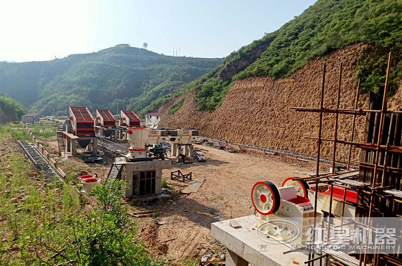 顎式破碎機與圓錐破碎機組成的石子破碎生產線 顎式破碎機與圓錐破碎機組成的石子破碎生產線