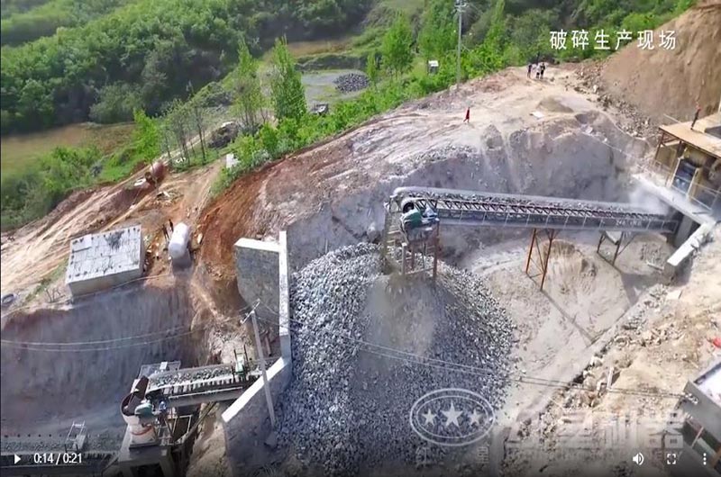 青石破碎現場實拍 青石破碎現場實拍