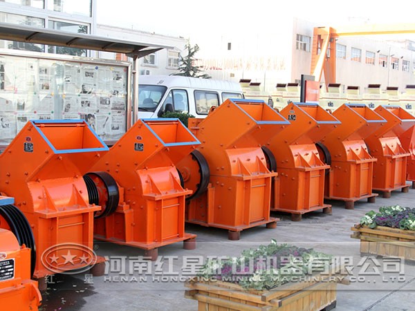 硅灰石錘式破碎機工作原理