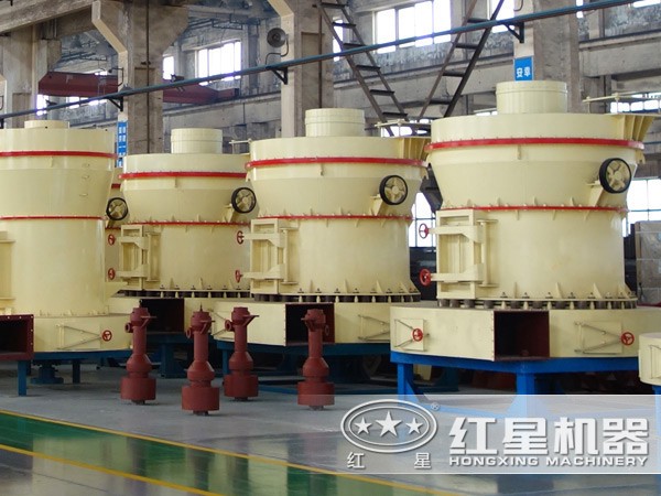 排列整齊的雷蒙粉磨機(jī) 排列整齊的雷蒙粉磨機(jī)