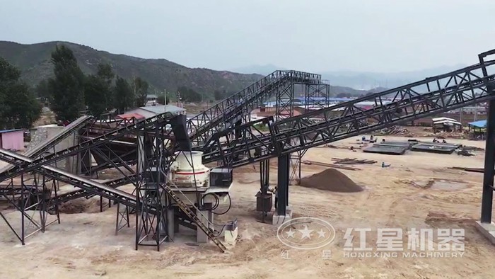 河卵石制砂現場圖  河卵石制砂現場圖