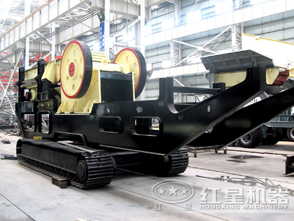 時(shí)產(chǎn)200噸履帶式移動(dòng)嗑石機(jī)廠(chǎng)區(qū)現(xiàn)場(chǎng)圖 時(shí)產(chǎn)200噸履帶式移動(dòng)嗑石機(jī)廠(chǎng)區(qū)現(xiàn)場(chǎng)圖