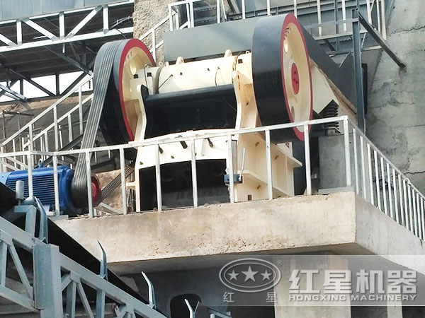 砂石廠PE顎式破碎機現場作業 砂石廠PE顎式破碎機現場作業