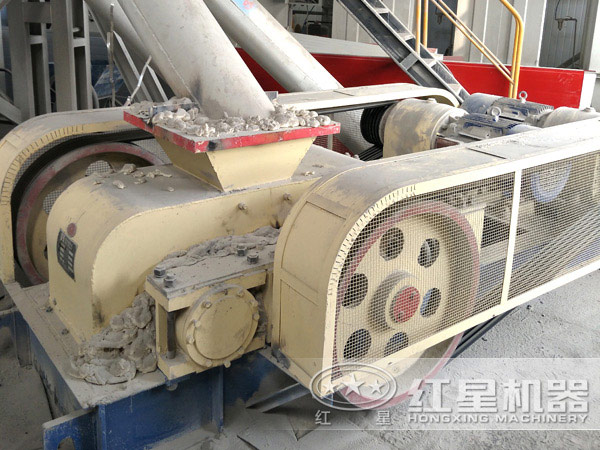 對輥式破碎機現(xiàn)場圖片 對輥式破碎機現(xiàn)場圖片