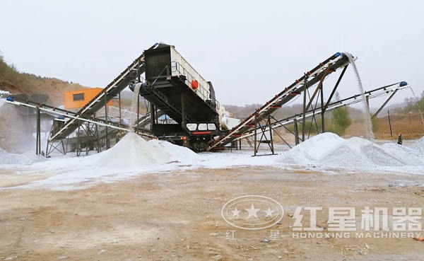 顎式移動破碎機破碎青石 顎式移動破碎機破碎青石