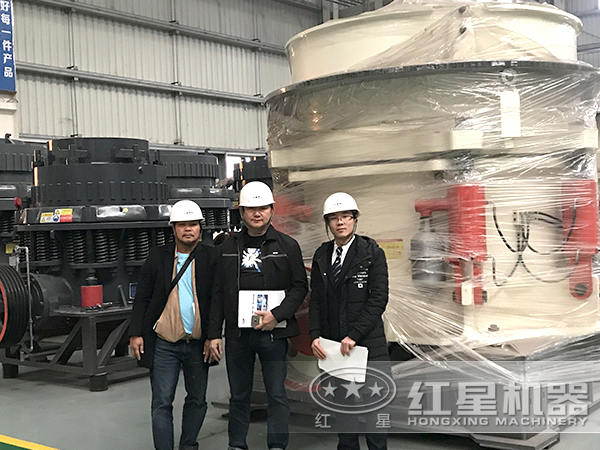 1000t/hHXGYS全液壓圓錐破碎機客戶車間參觀