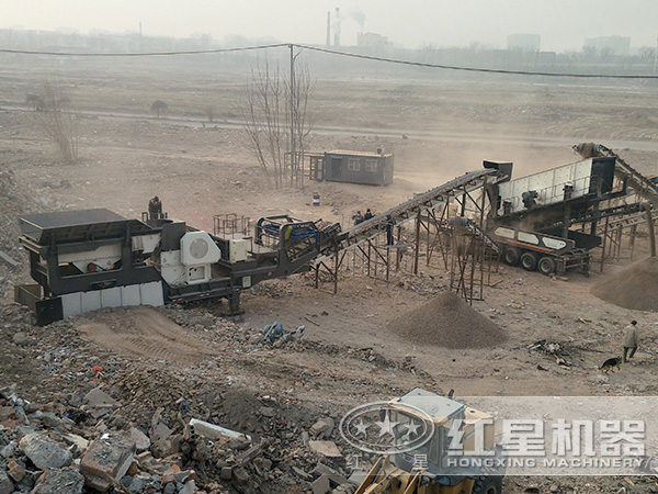 破碎篩分一體機(jī)現(xiàn)場(chǎng)現(xiàn)場(chǎng)作業(yè) 破碎篩分一體機(jī)現(xiàn)場(chǎng)現(xiàn)場(chǎng)作業(yè)