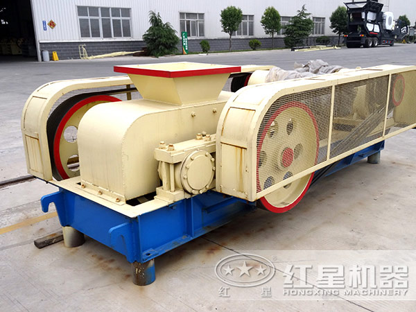 對(duì)輥式破碎機(jī)圖 對(duì)輥式破碎機(jī)圖