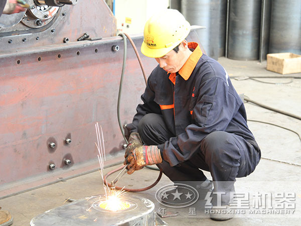 工作人員的精益求精只為與您“相逢” 工作人員的精益求精只為與您“相逢”